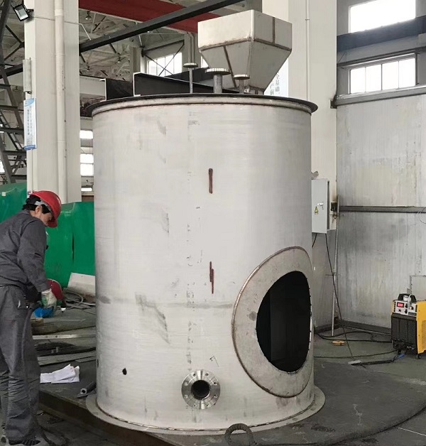 1697442791759295.jpg 尿素溶液 罐.jpg